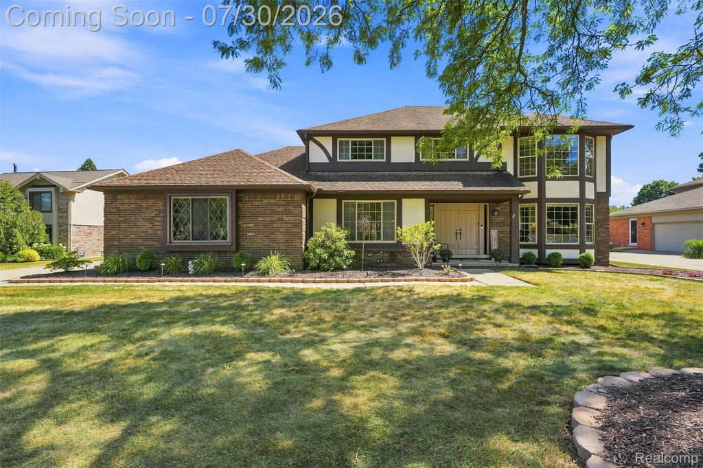 35379 Northmont Drive, Farmington Hills, MI 48331