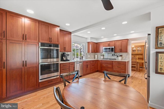3800 RIDGELEA DR, Fairfax, VA 22031