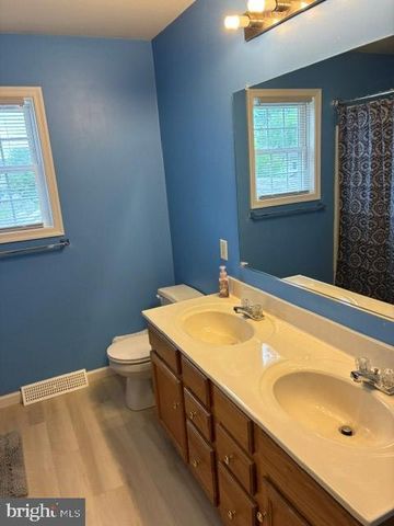 15 LIGHTHOUSE DR, Jonestown, PA 17038