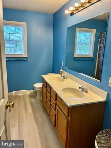 15 LIGHTHOUSE DR, Jonestown, PA 17038