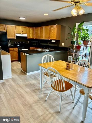 15 LIGHTHOUSE DR, Jonestown, PA 17038