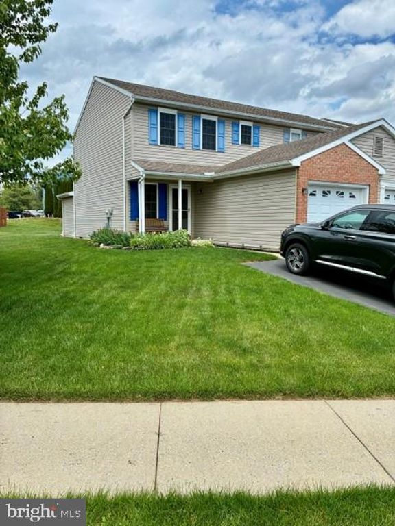 15 LIGHTHOUSE DR, Jonestown, PA 17038