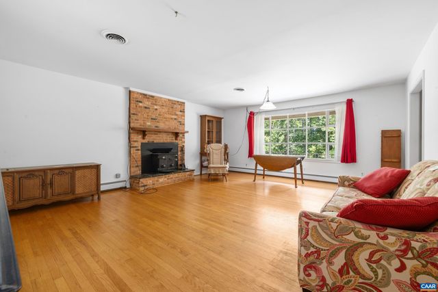 5662 LAUREL RIDGE RD, Ruckersville, VA 22968