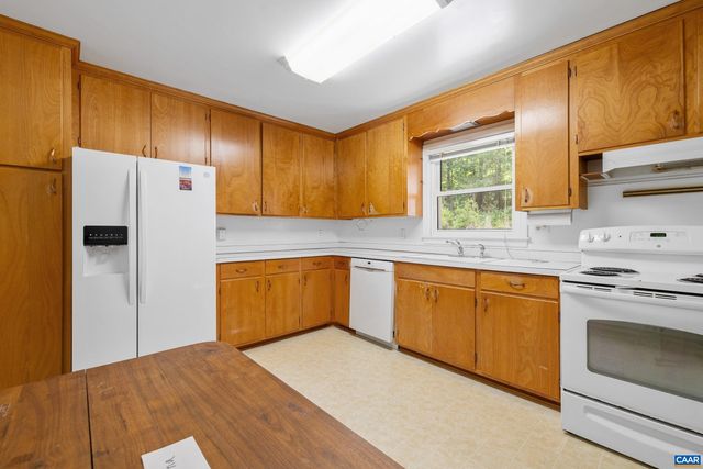 5662 LAUREL RIDGE RD, Ruckersville, VA 22968