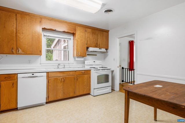 5662 LAUREL RIDGE RD, Ruckersville, VA 22968