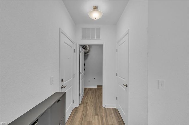 1732 Dromolin Dr Ste 305, Virginia Beach, VA 23456