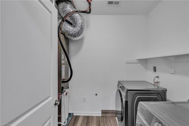1732 Dromolin Dr Ste 305, Virginia Beach, VA 23456