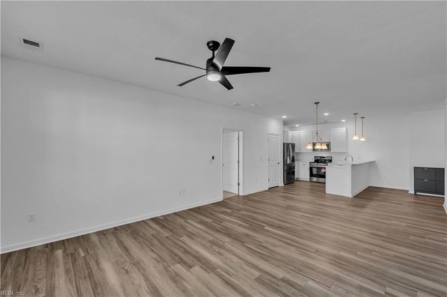 1732 Dromolin Dr Ste 305, Virginia Beach, VA 23456
