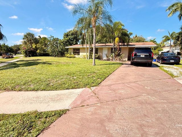 502 Ibis Drive, Delray Beach, FL 33444