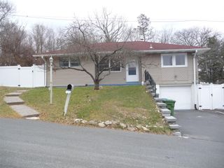 3 Chappell Parkway, Middletown, NY 10940
