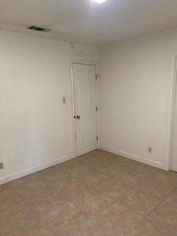 1900 Fairlawn LN 2, Austin, TX 78704