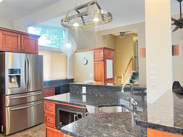 1112 E Washburn Place, Saginaw, MI 48602