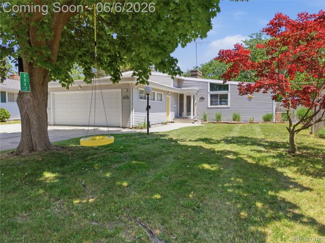 1112 E Washburn Place, Saginaw, MI 48602