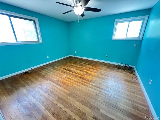 1112 E Washburn Place, Saginaw, MI 48602