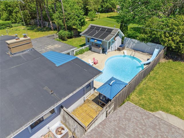 1112 E Washburn Place, Saginaw, MI 48602