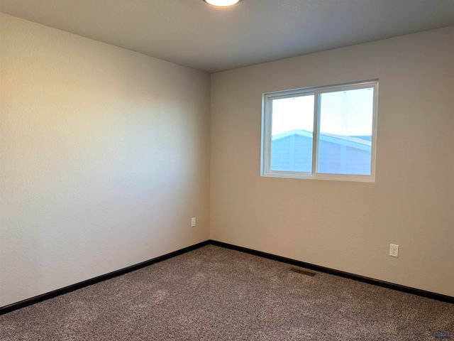 5507 TRAVERSE DR, Rapid City, SD 57703