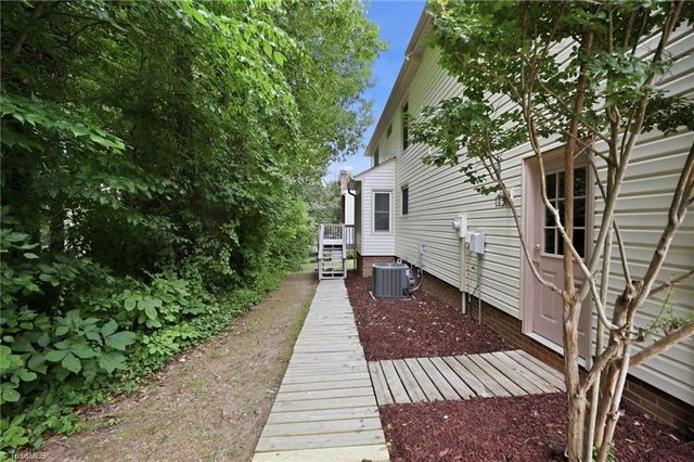 1 Downing Ridge Court, Greensboro, NC 27407