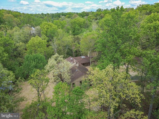 7322 LACKAWANNA DR, Springfield, VA 22150