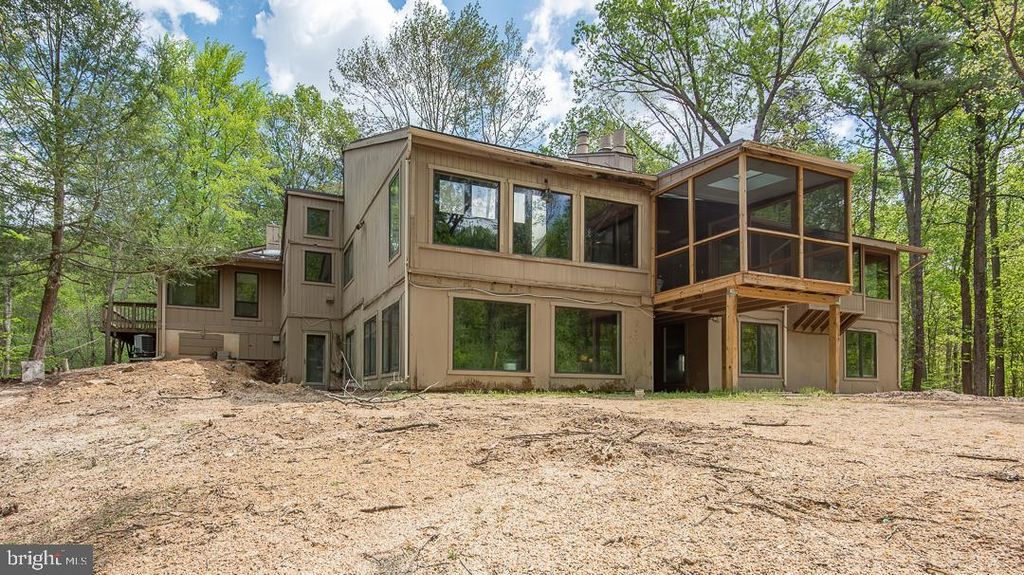 7322 LACKAWANNA DR, Springfield, VA 22150