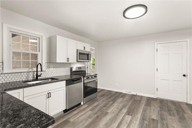 8809 E 71st Terrace, Raytown, MO 64133