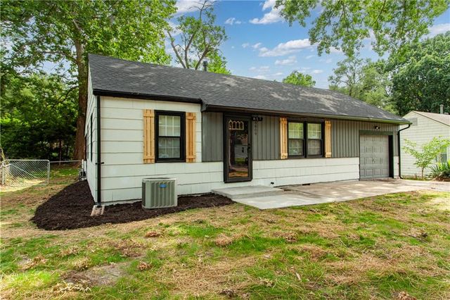 8809 E 71st Terrace, Raytown, MO 64133