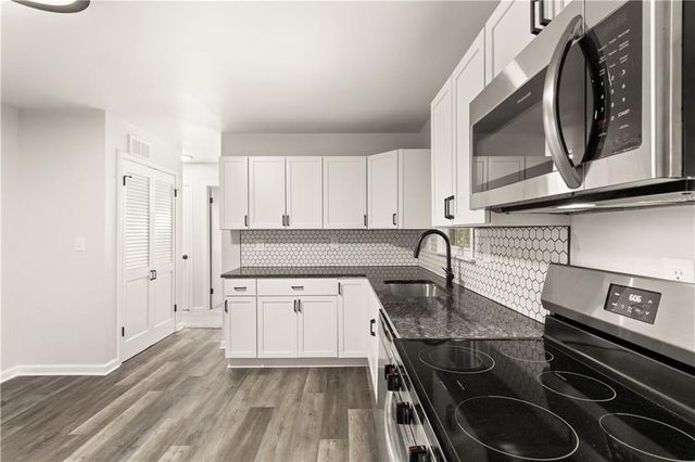 8809 E 71st Terrace, Raytown, MO 64133