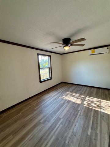 709 Fourth Street, Bangs, TX 76823