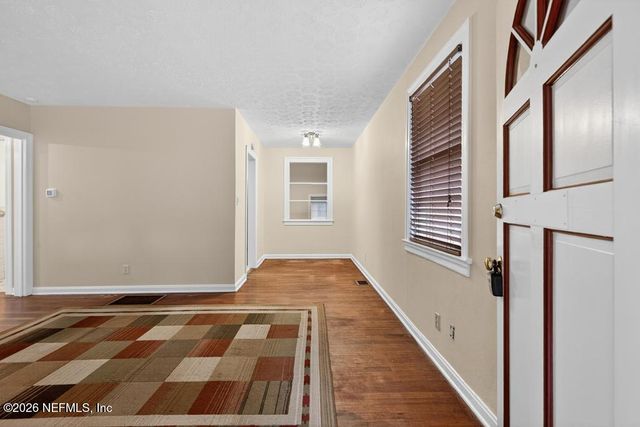 2862 SEVILLE Court, Jacksonville, FL 32207