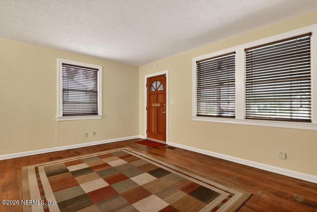 2862 SEVILLE Court, Jacksonville, FL 32207