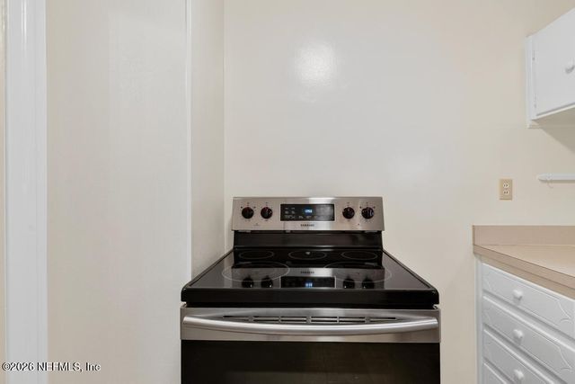 2862 SEVILLE Court, Jacksonville, FL 32207