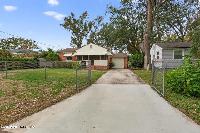 2862 SEVILLE Court, Jacksonville, FL 32207