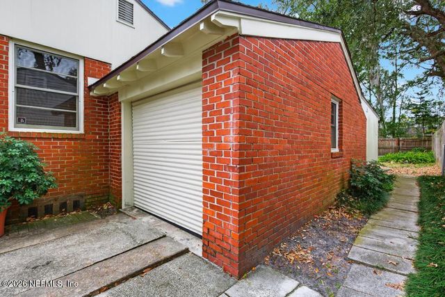 2862 SEVILLE Court, Jacksonville, FL 32207