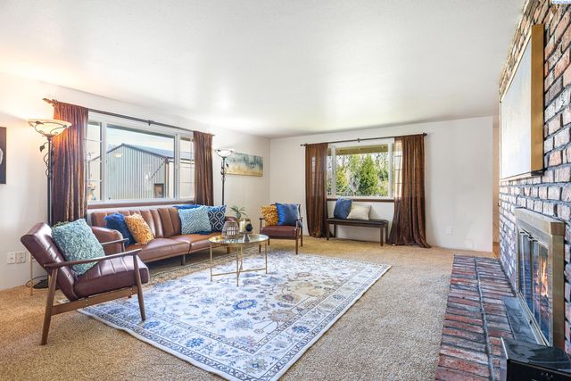 108 W 45th Avenue, Kennewick, WA 99337