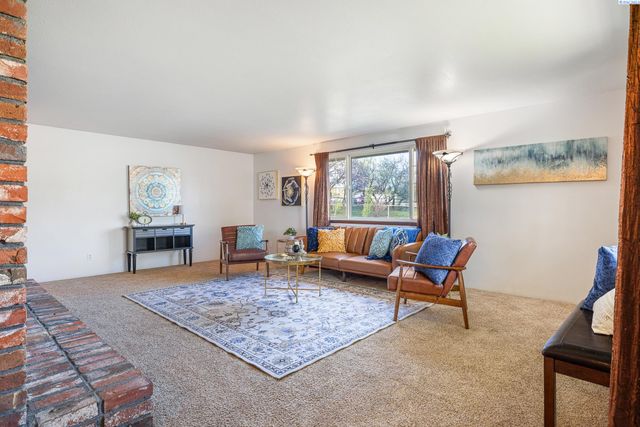108 W 45th Avenue, Kennewick, WA 99337