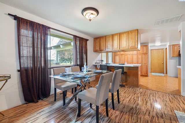 108 W 45th Avenue, Kennewick, WA 99337