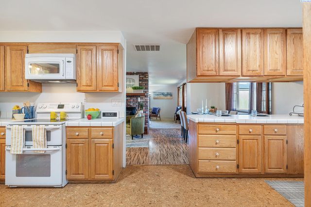 108 W 45th Avenue, Kennewick, WA 99337