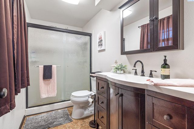 108 W 45th Avenue, Kennewick, WA 99337