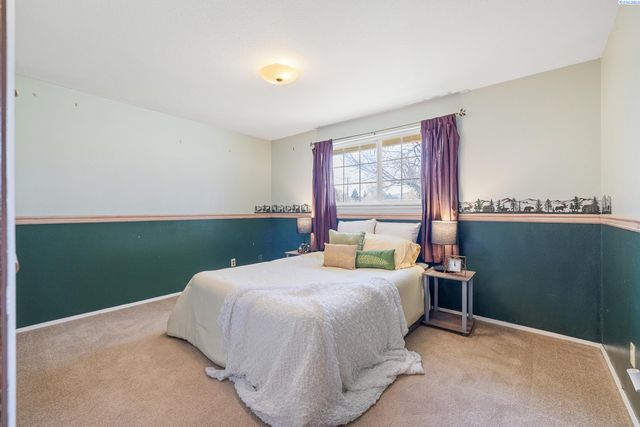 108 W 45th Avenue, Kennewick, WA 99337