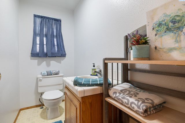 108 W 45th Avenue, Kennewick, WA 99337