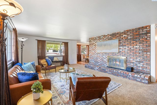 108 W 45th Avenue, Kennewick, WA 99337