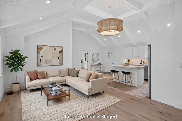 31 Jasons Ln, Barnstable, MA 02655