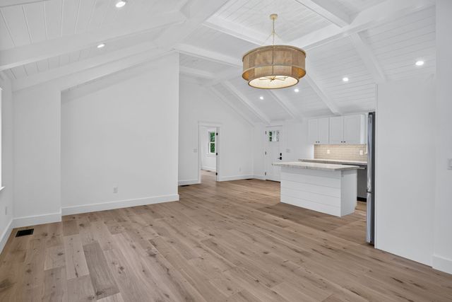31 Jasons Ln, Barnstable, MA 02655