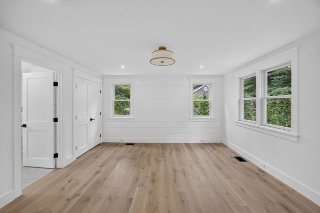 31 Jasons Ln, Barnstable, MA 02655