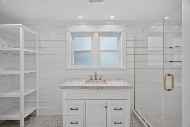 31 Jasons Ln, Barnstable, MA 02655