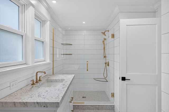 31 Jasons Ln, Barnstable, MA 02655