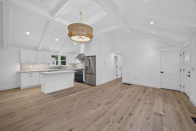 31 Jasons Ln, Barnstable, MA 02655