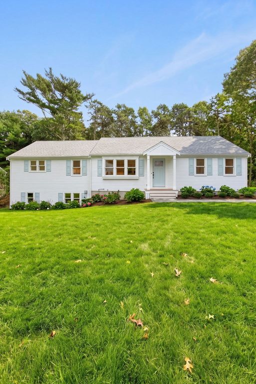 31 Jasons Ln, Barnstable, MA 02655