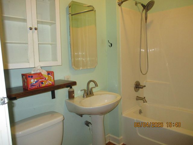 2624 LECLAIRE Street, Davenport, IA 52803