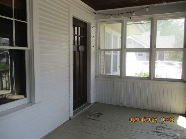 2624 LECLAIRE Street, Davenport, IA 52803