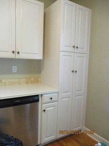 2624 LECLAIRE Street, Davenport, IA 52803